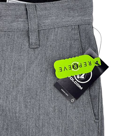 Volcom Frickin Charcoal Gray Chino Shorts Boys Size 14 Large 27 8" Inseam - Picture 2 of 7